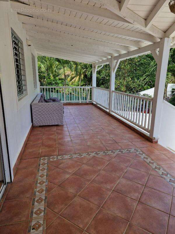 Maison à PETIT-BOURG