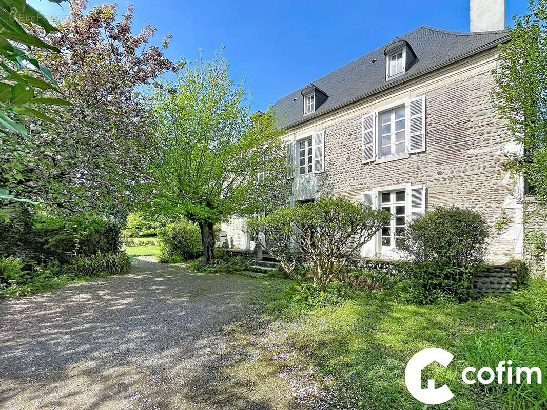 Maison à SERRES-CASTET