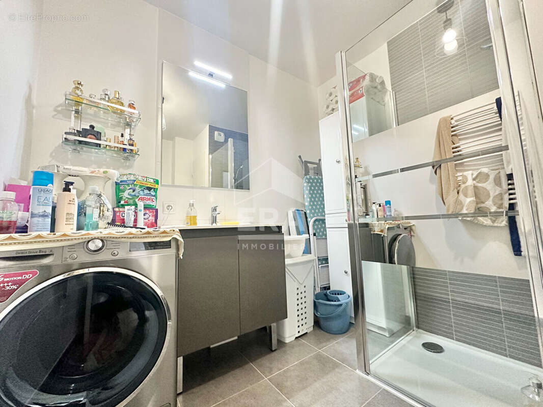 Appartement à SARTROUVILLE