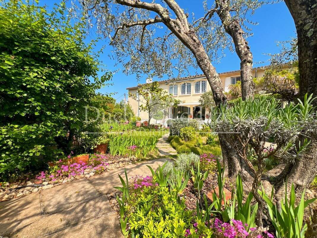 Photo 2 - Maison à UZES