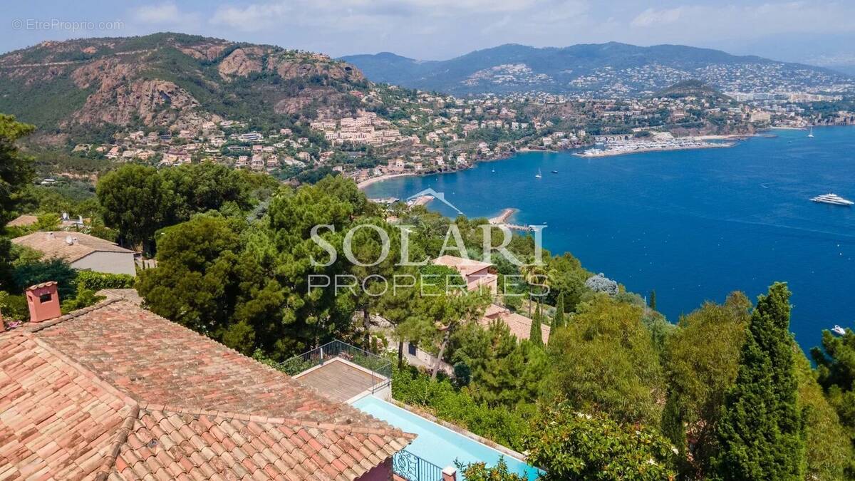 Maison à THEOULE-SUR-MER