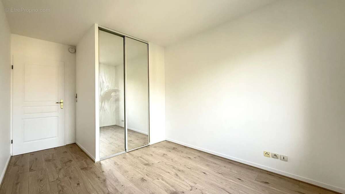 Appartement à EZANVILLE