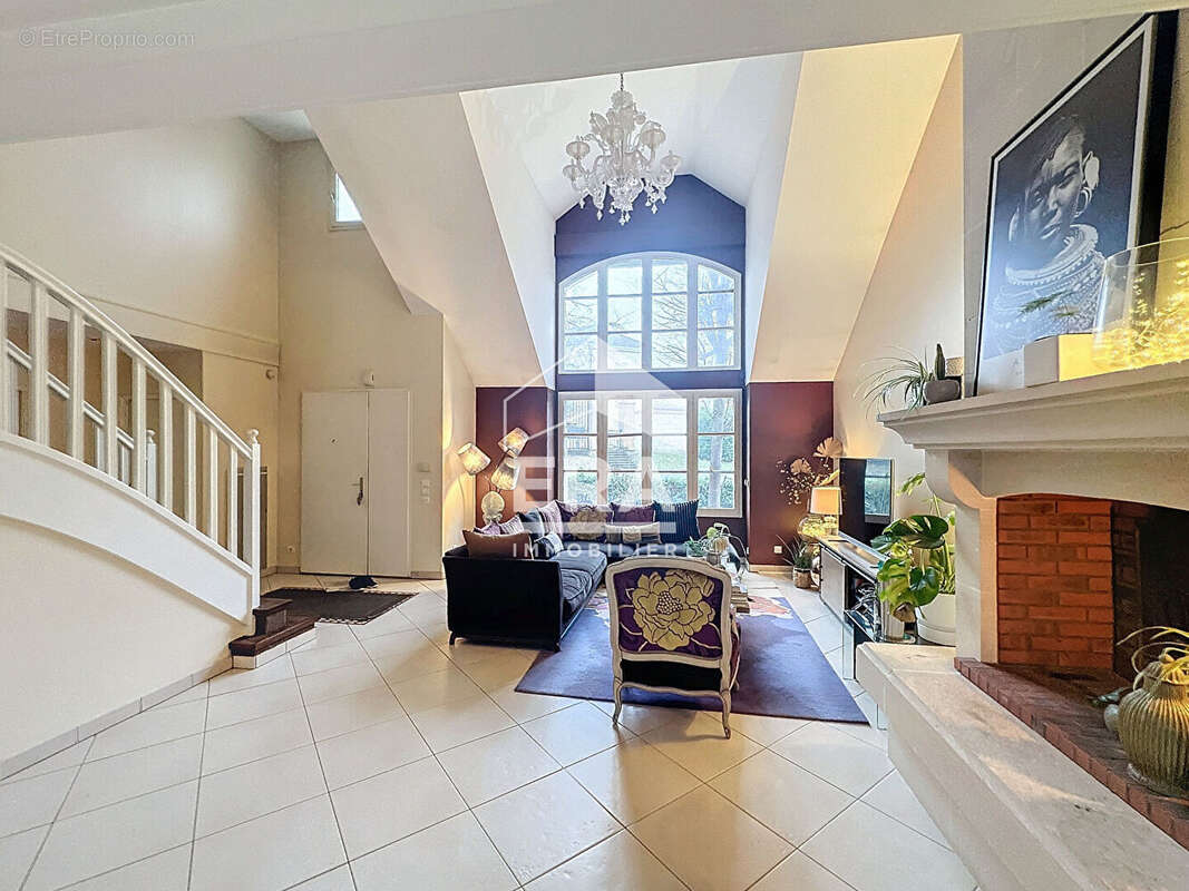 Maison à NEUVILLE-SUR-OISE