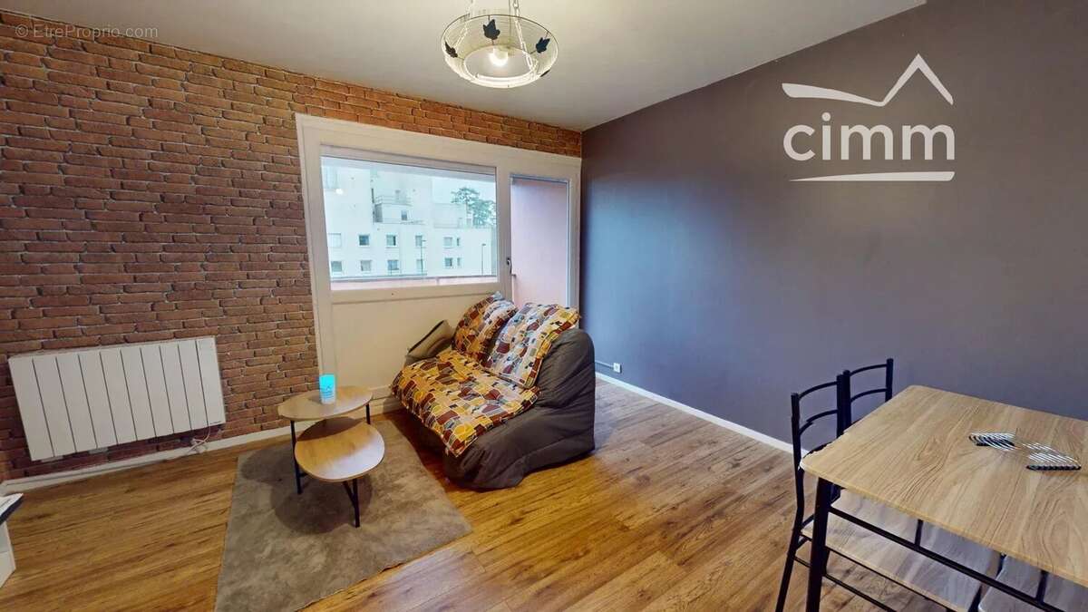 Appartement à SAINT-JEAN-DE-BRAYE