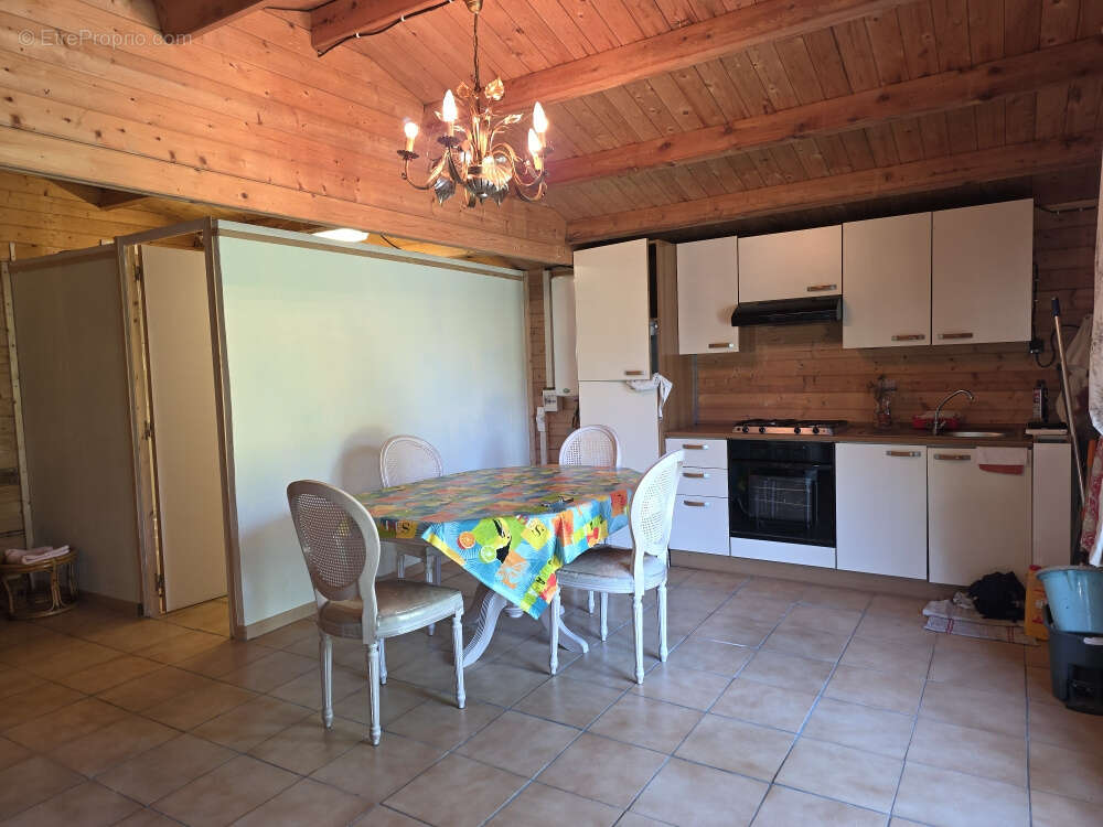 Terrain de loisirs à Longpré-Les-Corps-Saints avec chalets et plan d'eau privé ! - photo 5