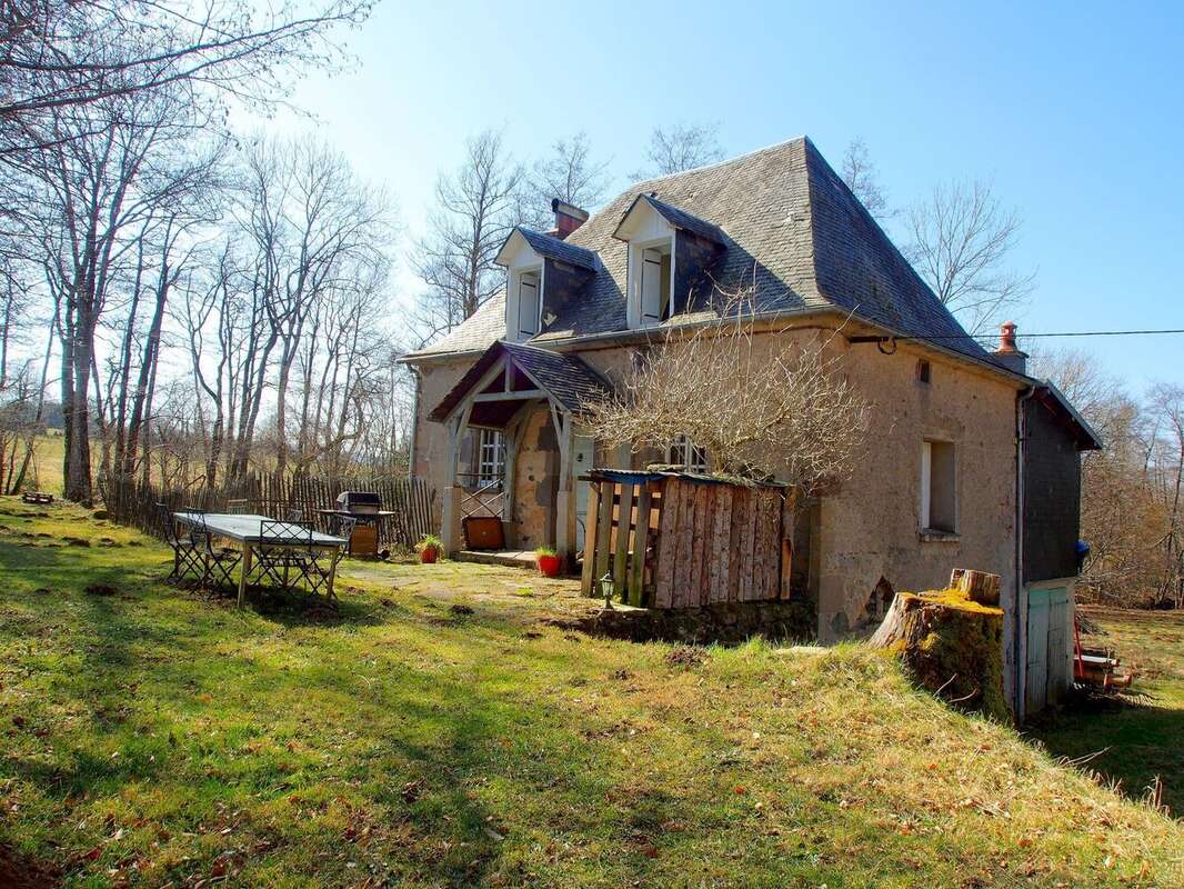 Maison à SAINT-SAUVES-D&#039;AUVERGNE