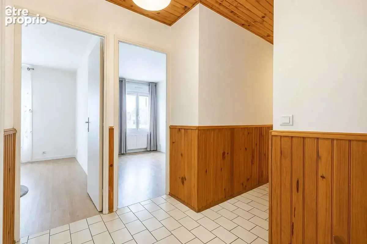 Comme une maison – 4 chambres, jardinet privatif & box – - photo 13