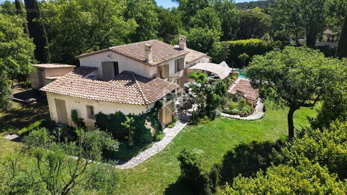 Maison à VALBONNE