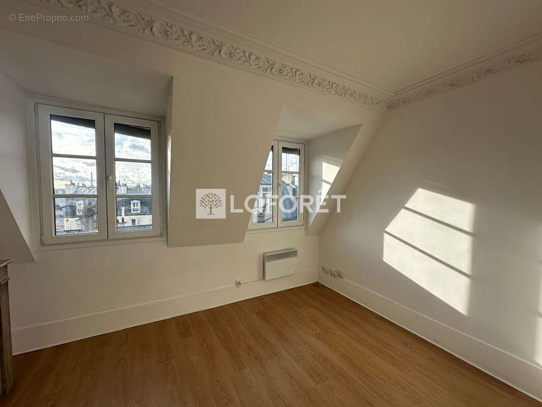 Appartement à PARIS-17E