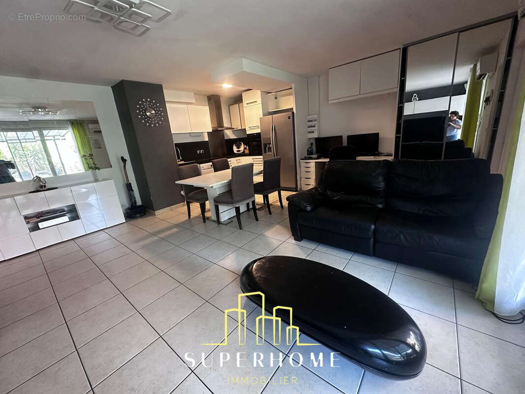Appartement à MARSEILLE-8E