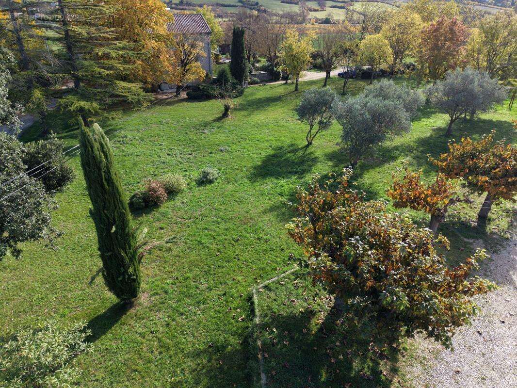 Terrain à VILLENEUVE-DE-BERG