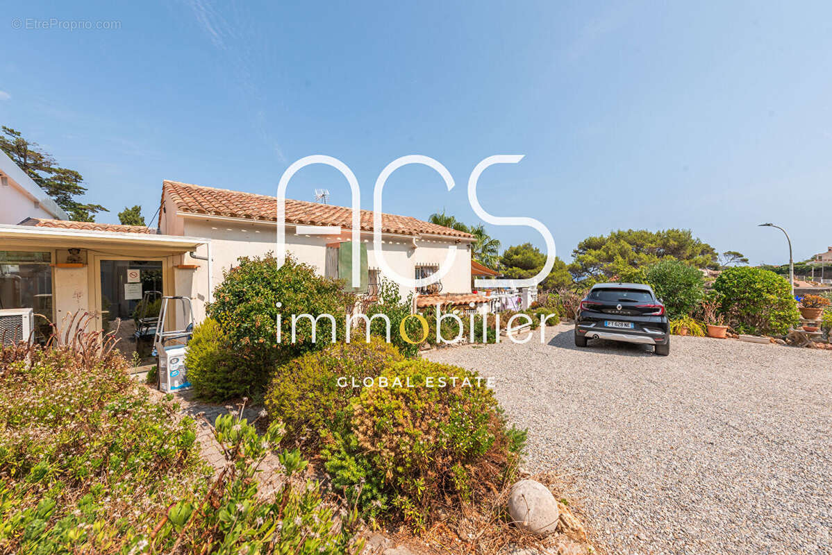 Maison à LES ISSAMBRES