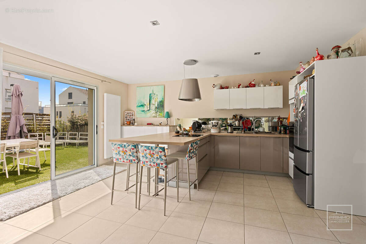 Appartement à NEUVILLE-SUR-SAONE