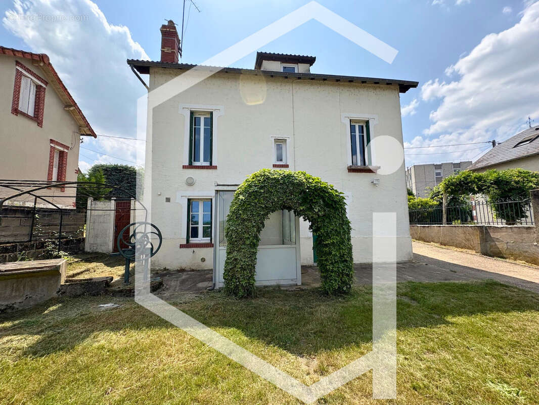 Maison à COSNE-COURS-SUR-LOIRE