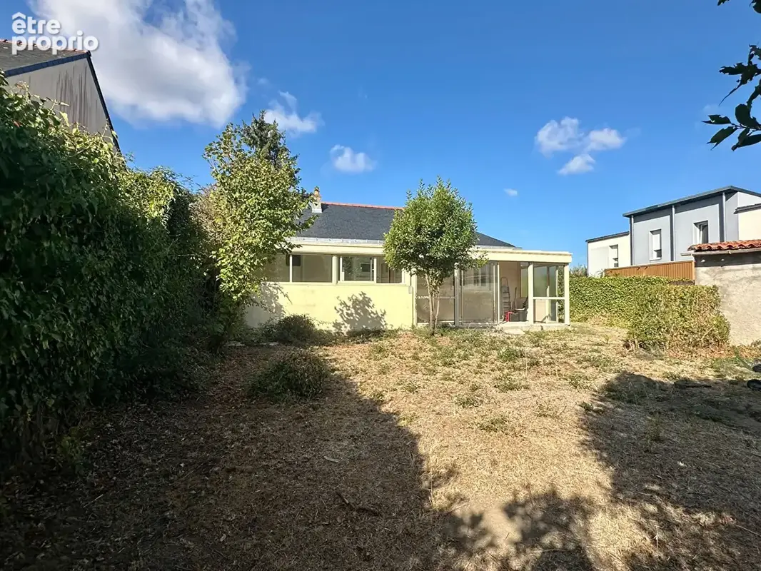 Maison de plain-pied avec jardin et plus de 80 m² de dépendances - photo 7