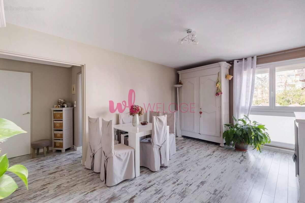 Appartement à DECINES-CHARPIEU