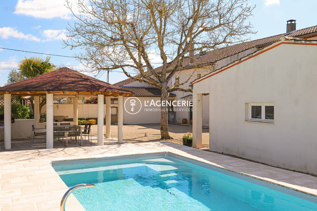 Maison à LESCURE-D&#039;ALBIGEOIS