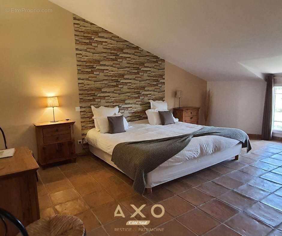 Ledenon - mas provençal d'exception - 1 000 m² habitables - parcelle 2 hectares - piscine - 2 mas indépendants - 7 suites + appa - photo 6