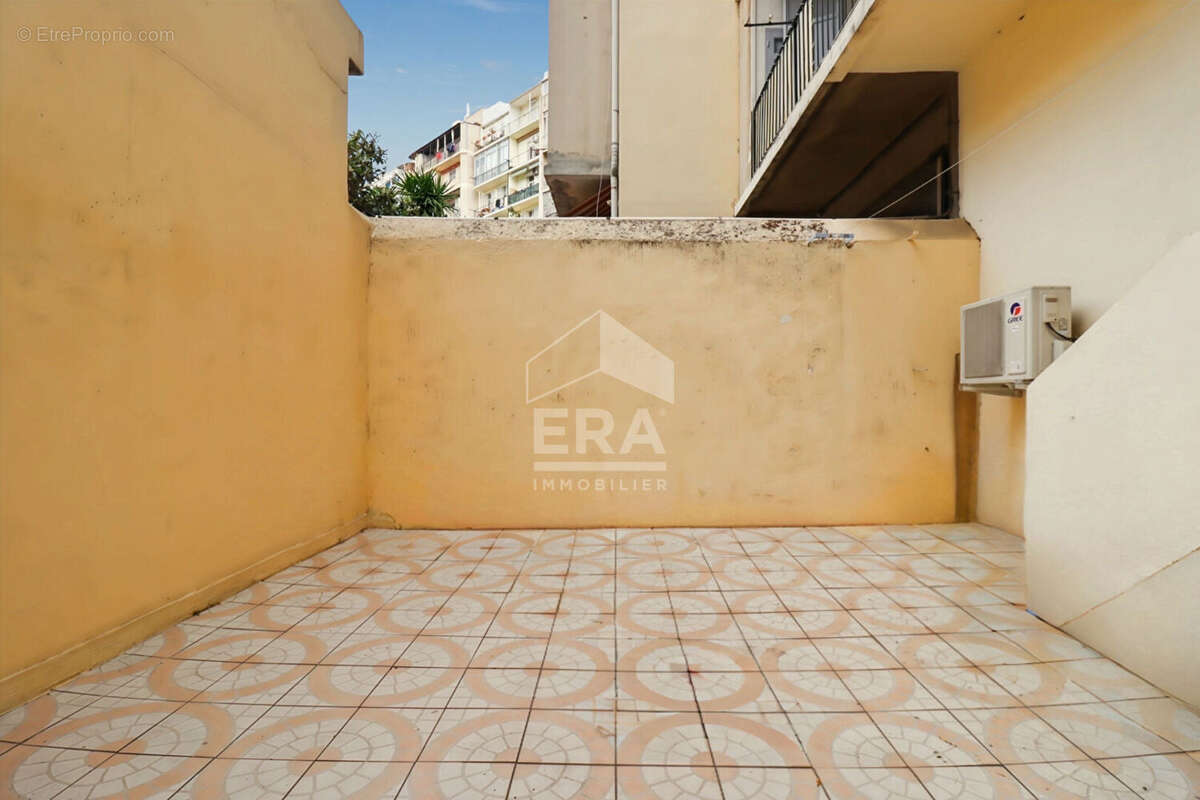 Appartement à MARSEILLE-4E