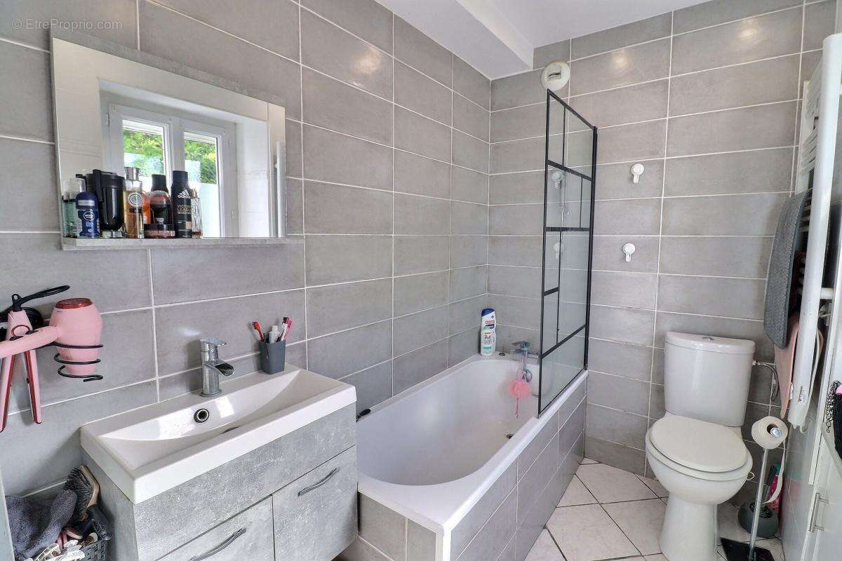 Maison dauphinoise de 80 m² parcelle 2 345 m² - photo 8