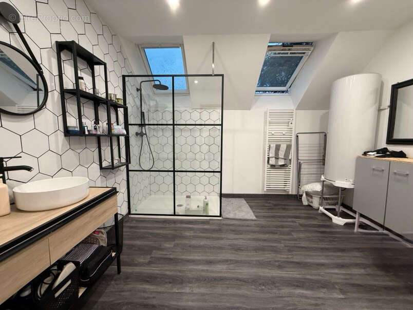 Appartement à ESTREES-SAINT-DENIS