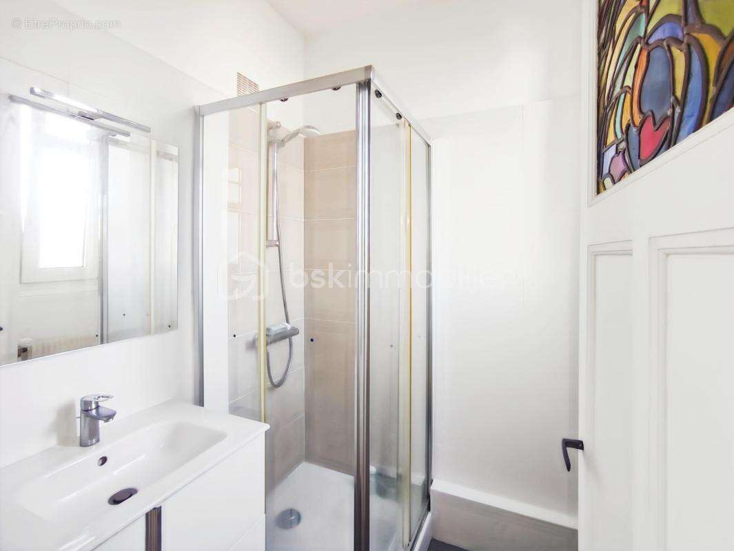 En exclusivité : T2 de charme style Art déco avec cave, cellier et jardin partagé – Rue de Nantes, Rennes - photo 6