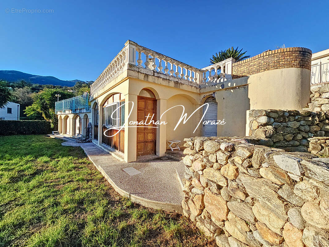 Maison à VILLELONGUE-DELS-MONTS