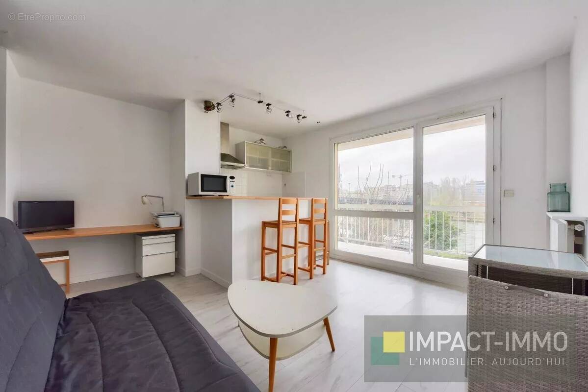 Appartement à COURBEVOIE