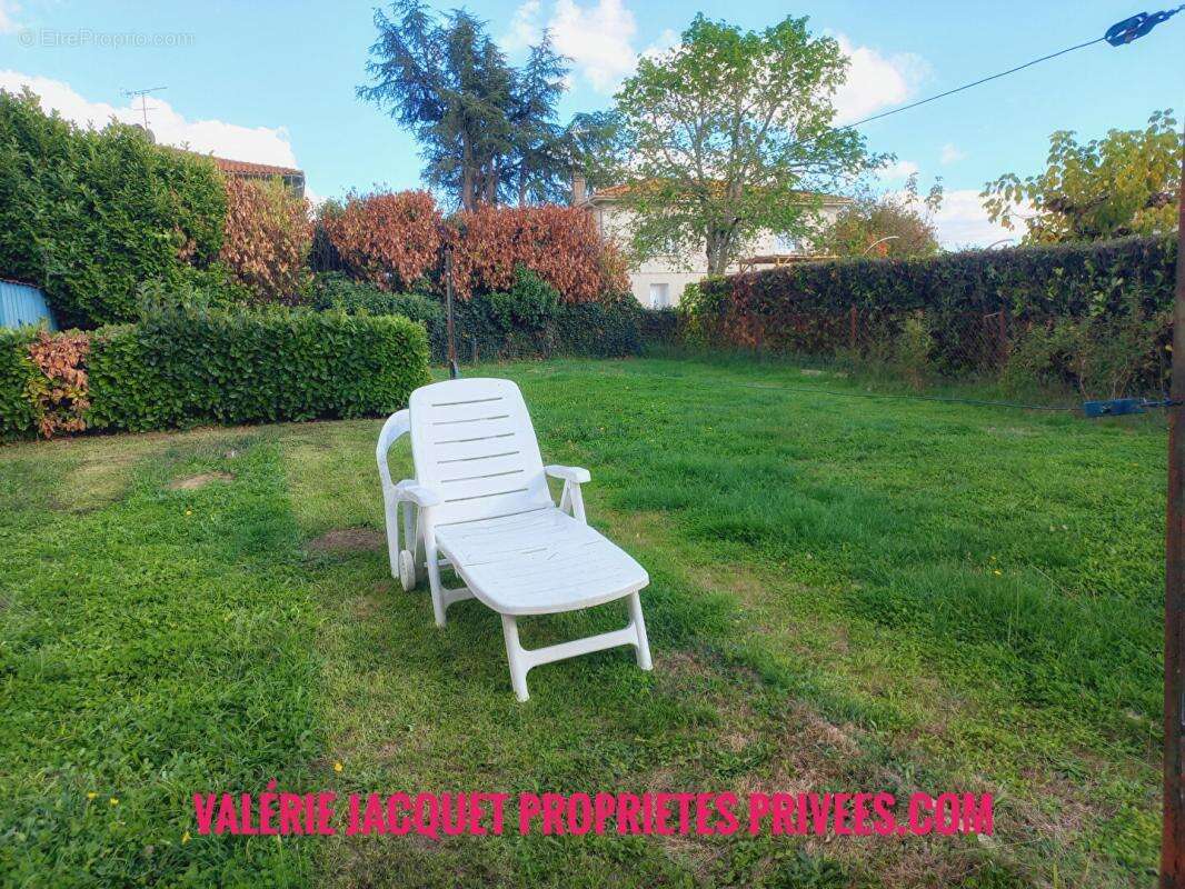 Maison à LA ROCHE-CHALAIS