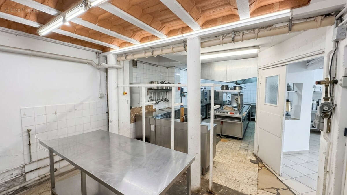 Commerce 250 m² à Vidauban  - photo 6