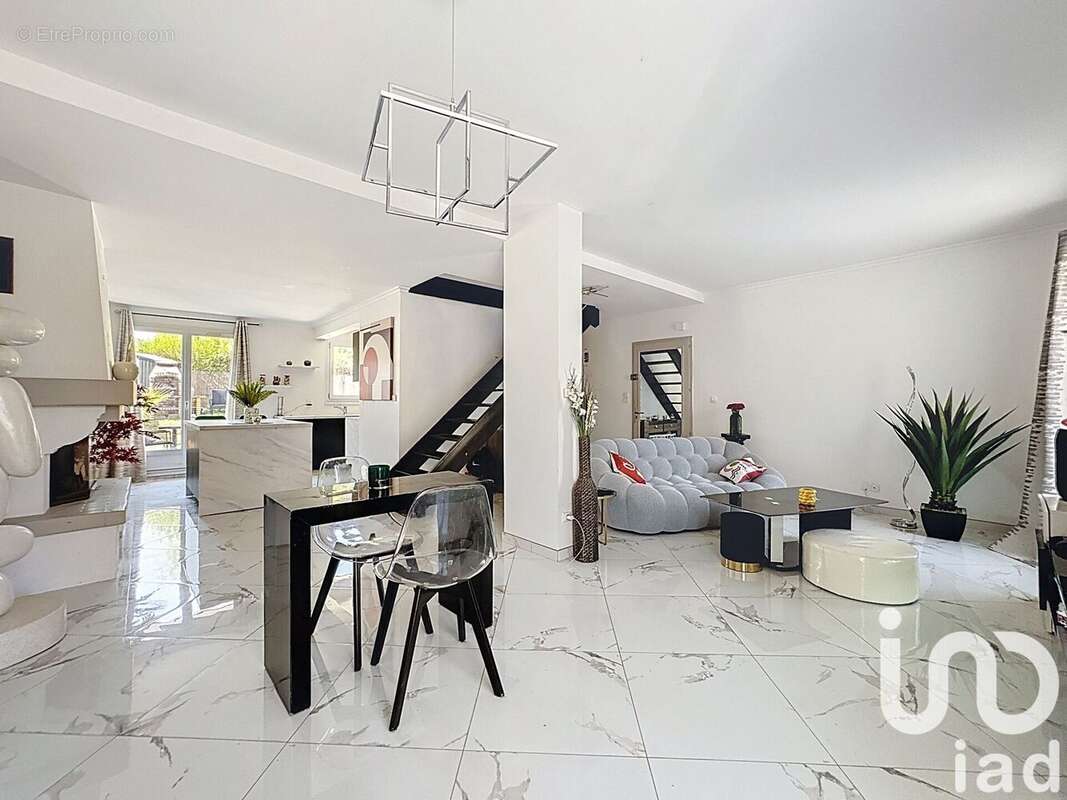 Photo 2 - Maison à VILLABE