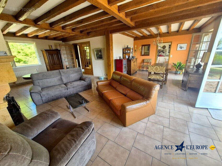 Maison 200 m² à Abrest  - photo 6