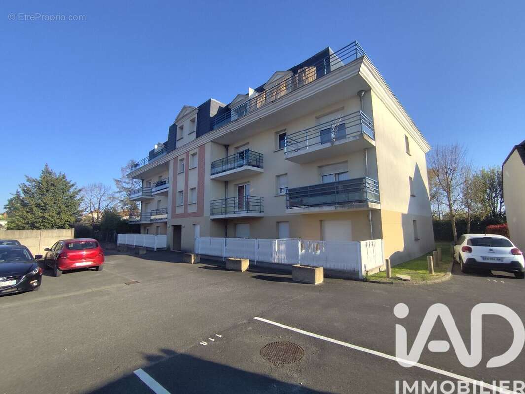 Photo 2 - Appartement à FLEURY-LES-AUBRAIS