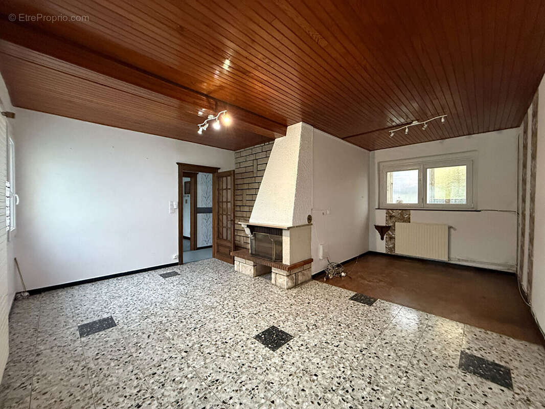 Maison à COLOMBEY-LES-BELLES