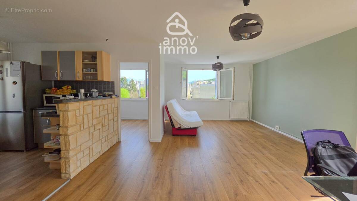 Appartement à FONTAINE