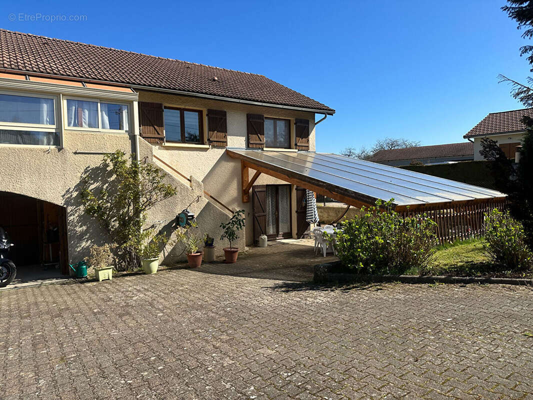 Maison à SEREZIN-DE-LA-TOUR