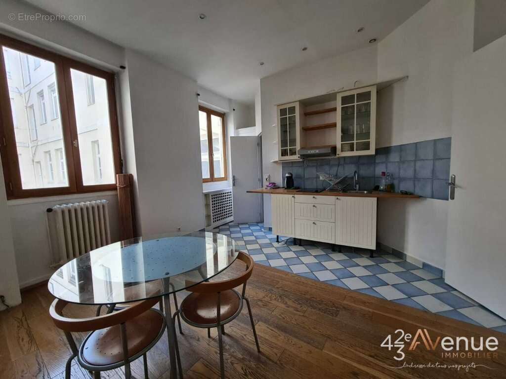 Appartement à SAINT-ETIENNE