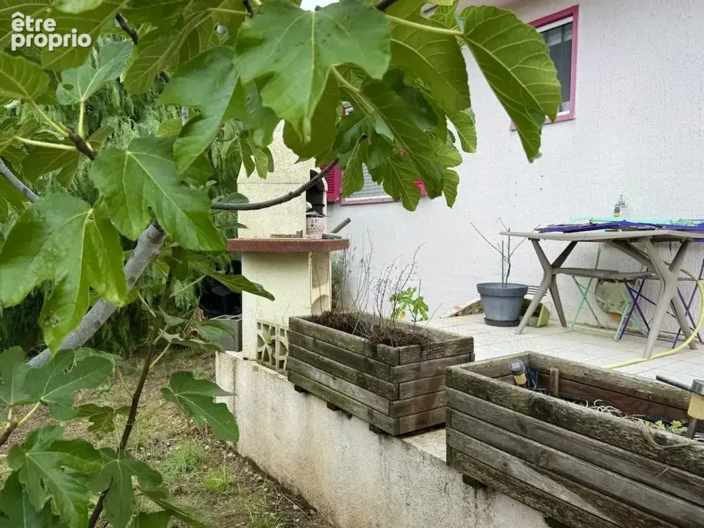 Maison de plain pied sur magnifique parcelle arborée - photo 6