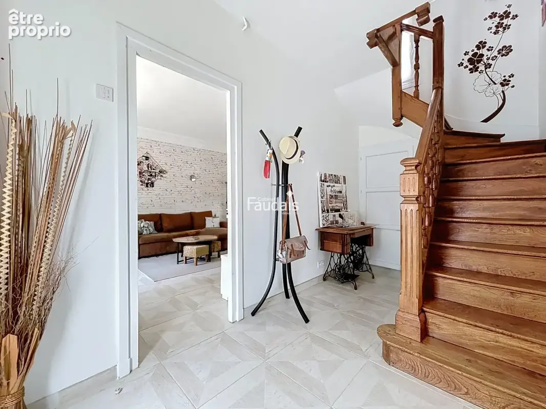 Maison 9 pièces 167 m² à vendre à Villers-Bocage (14310) - photo 2