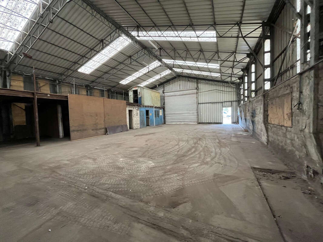 Entrepôt - 469 m2 - Petite-Synthe - photo 4