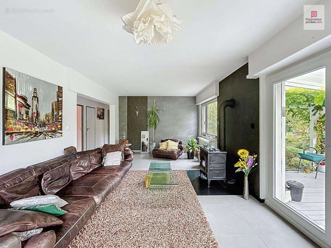 Maison individuelle à Riedisheim avec un magnifique jardin arboré  en ville ! - photo 4