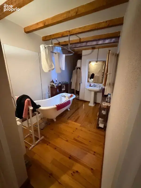 Maison de caractère mitoyenne avec beaux volumes, sauna, terrasse et jardin – Pexonne (54) - photo 20