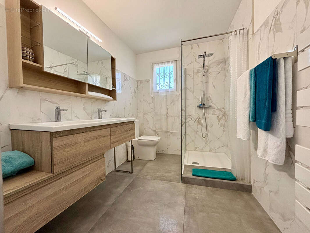 A l'entrée de Plan de Cuques, secteur Les Madets - La Cascade - photo 17