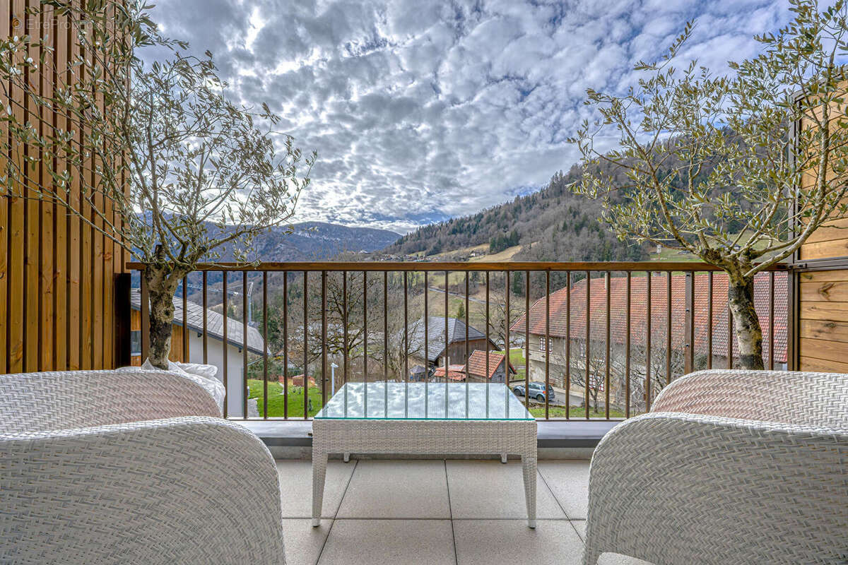 Appartement à DINGY-SAINT-CLAIR