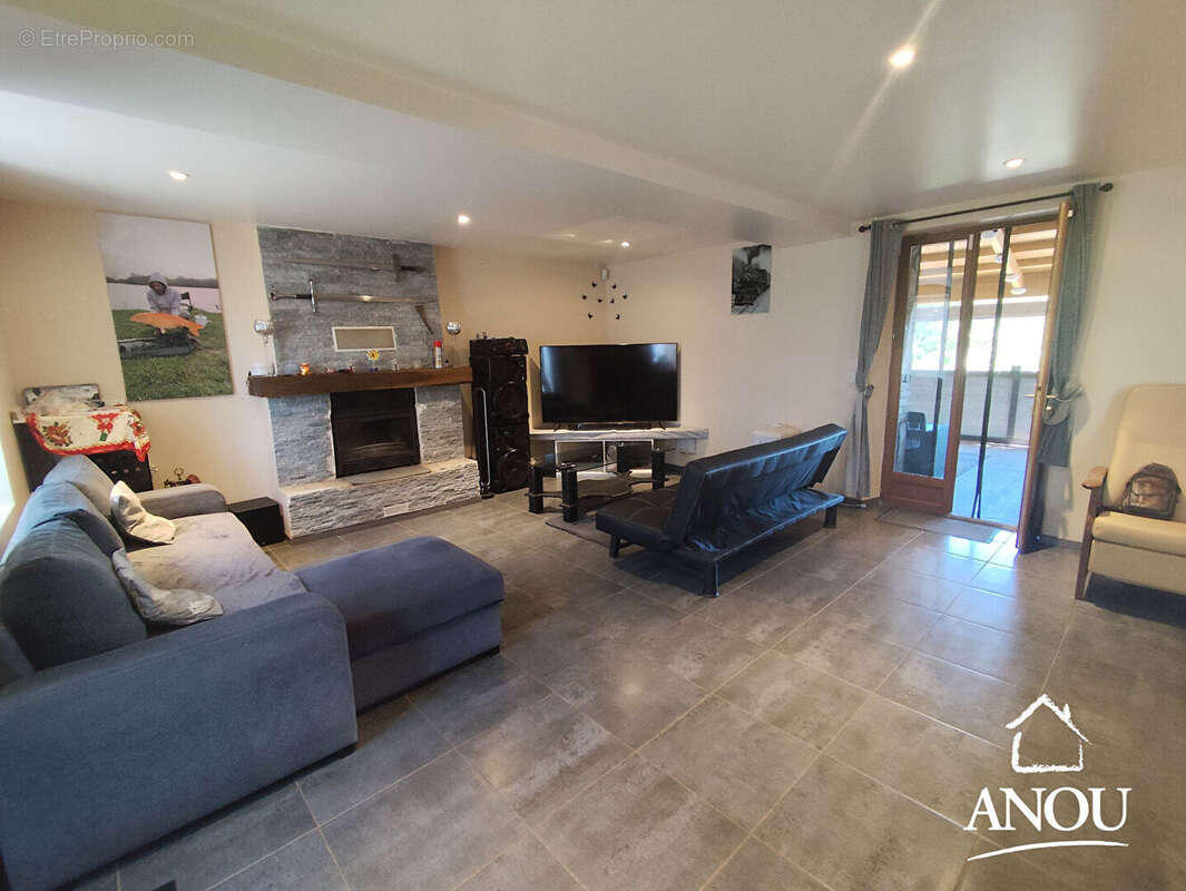 Maison à SAINT-HILAIRE-LA-GRAVELLE