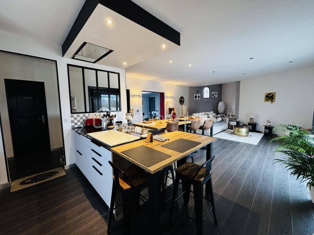 Maison à TALLENDE