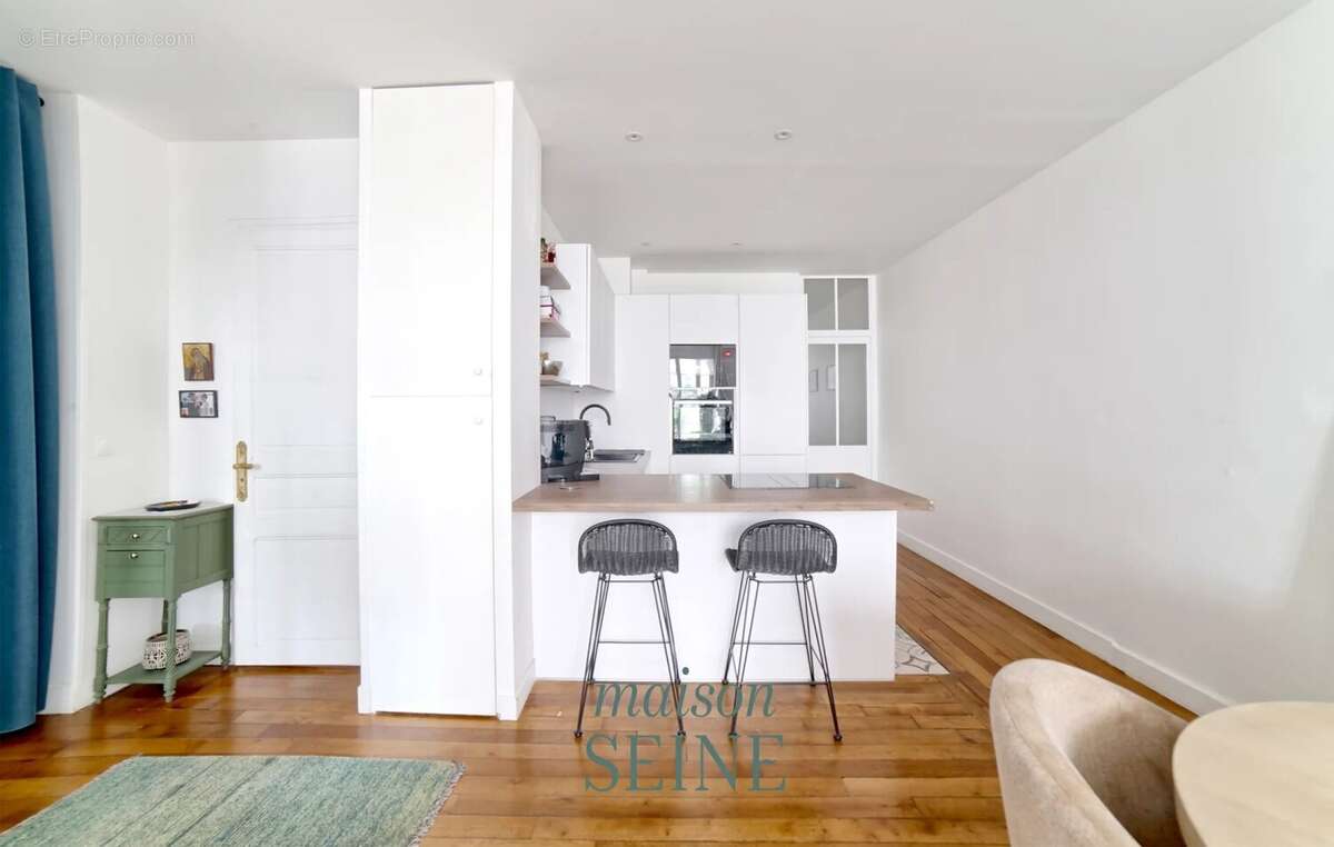 Appartement à NEUILLY-SUR-SEINE