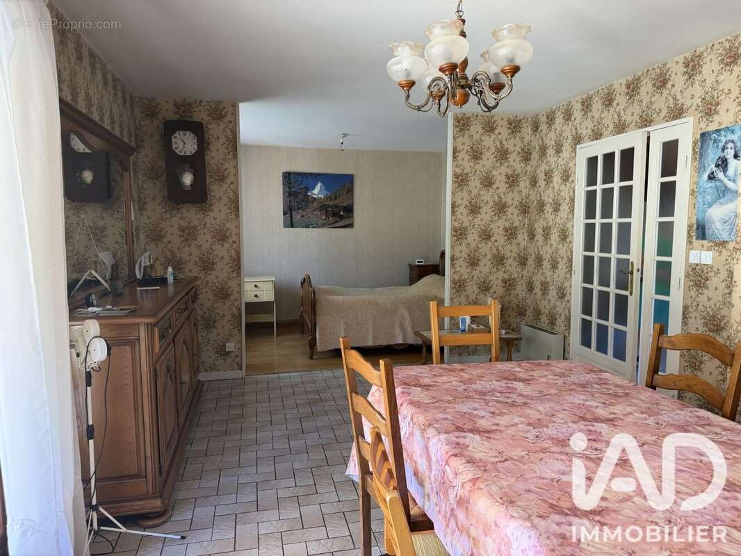 Maison 88 m² à Cercie  - photo 6