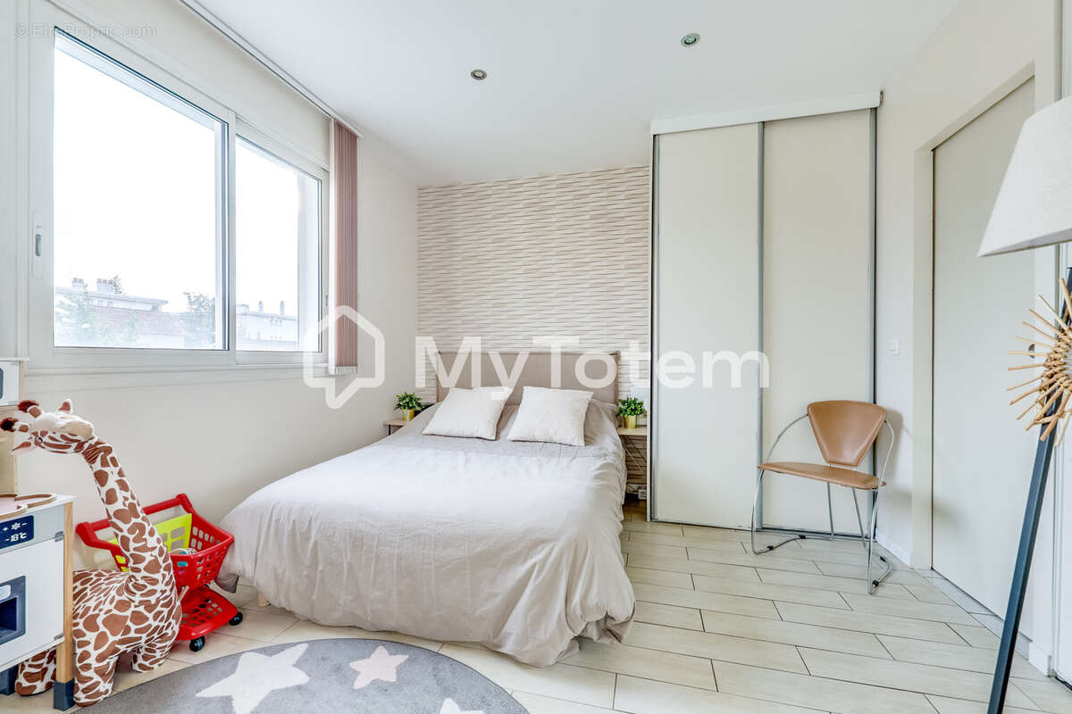 Maison à LES PAVILLONS-SOUS-BOIS