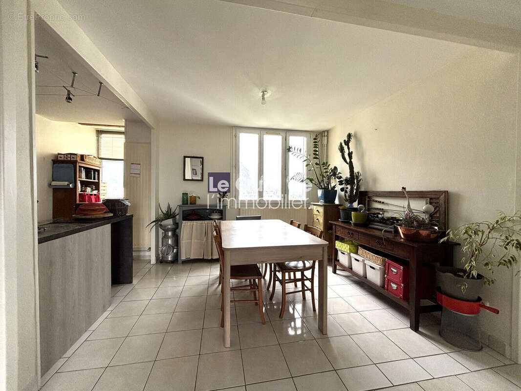 Appartement à FONTAINE